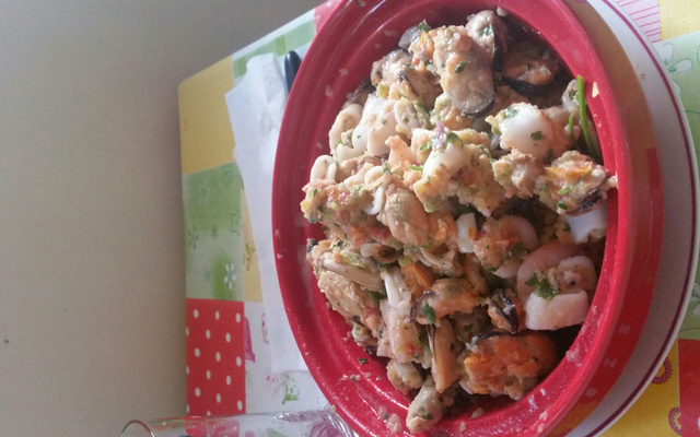 Salada de marisco à moda Machado