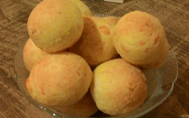 Pão de queijo crocante