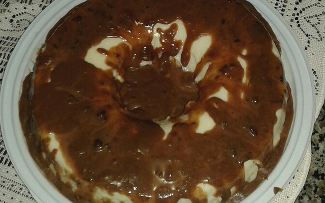 Manjar de coco com calda de abacaxi