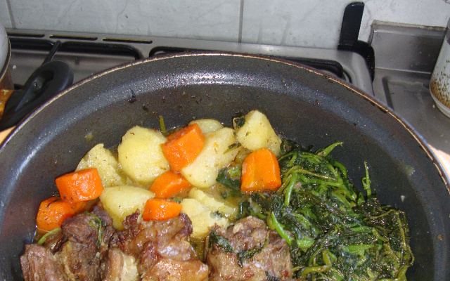 Rabada com batata e agrião de domingo