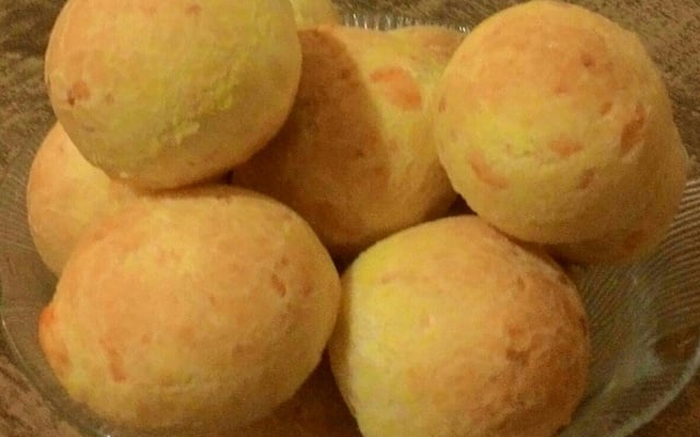 Pão de queijo crocante