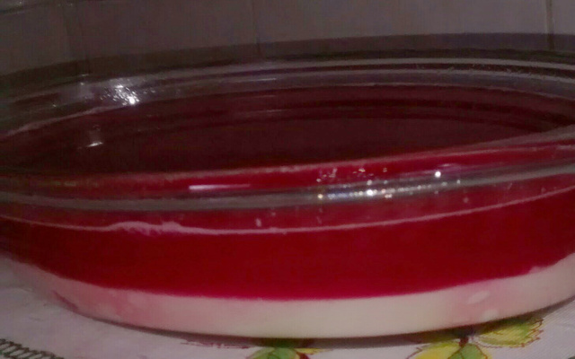 Gelatina com creme branco