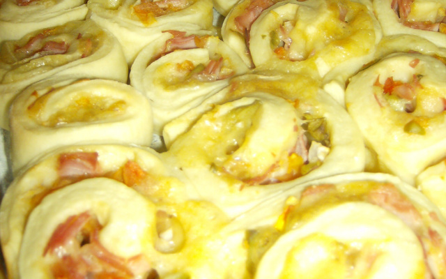 Caracóis de presunto e queijo