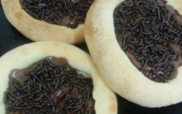 Esfiha de brigadeiro