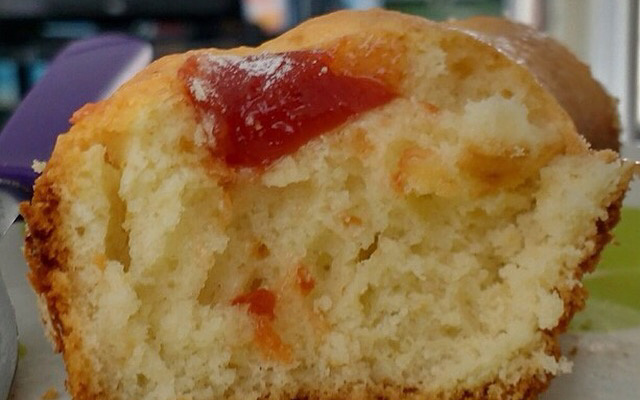 Bolinho de iogurte com goiabada