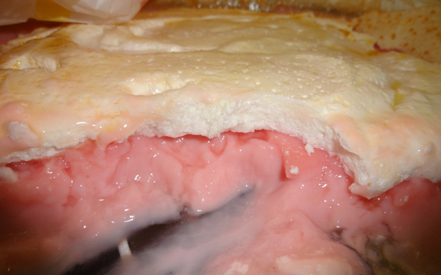 Pudim de morango com suspiro