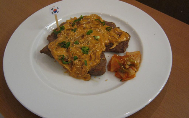 Bife acebolado à Coreia