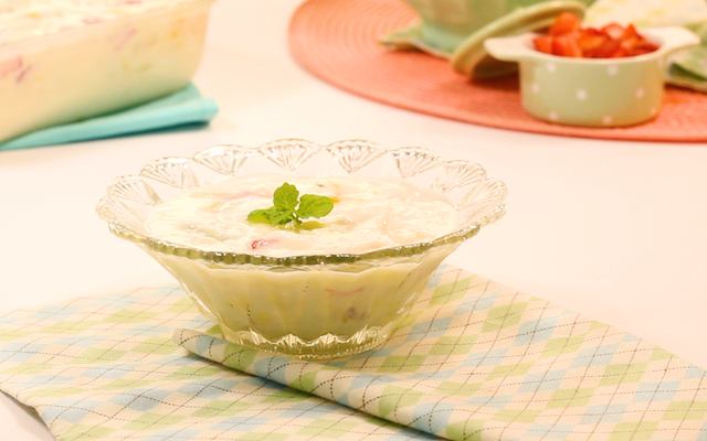 Mousse de salada de frutas