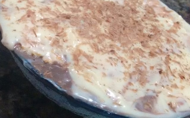 Pavê de chocolate com biscoito maizena