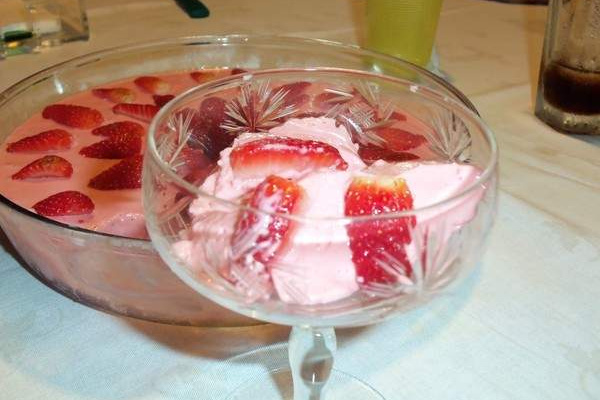 Mousse econômico de morango