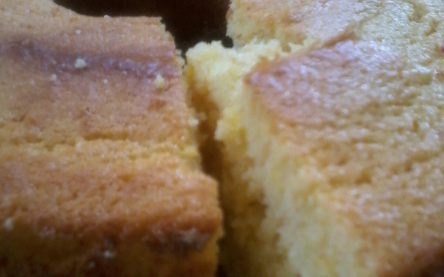 Bolo de fubá com coalhada