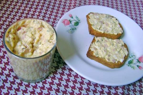 Patê de ovo com presunto