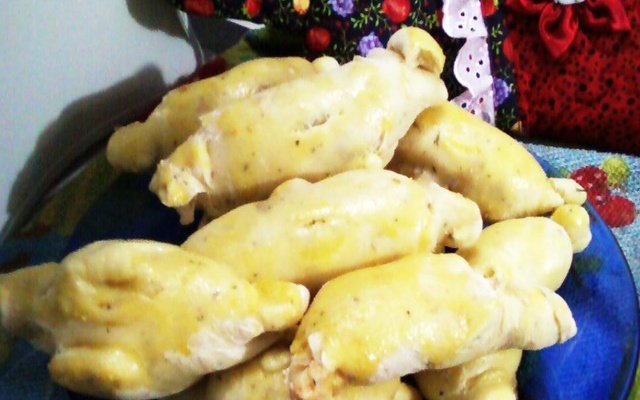 Croissant assado de máquina de pão