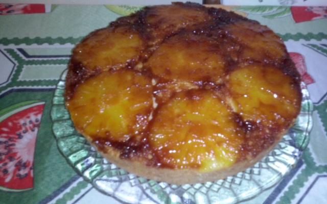 Bolo caramelizado de abacaxi