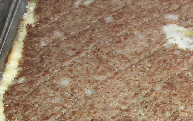 Quibe de forno recheado com mussarela