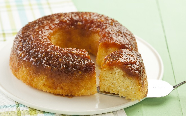 Bolo de macaxeira caramelizada