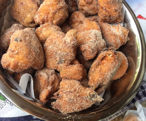 Bolinho de chuva com goiabada Família Bastos