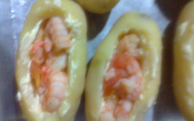 Batata recheada com camarão