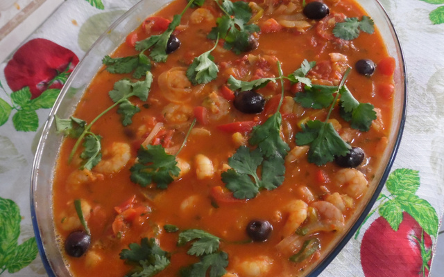 Cação trampé dans la sauce de crevettes (Cação ao molho de camarão)