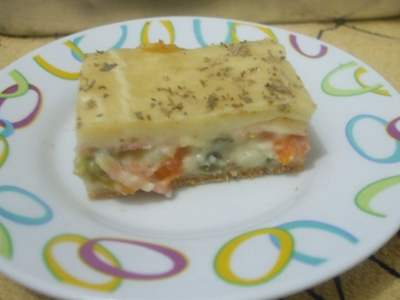 Torta de legumes com presunto e queijo