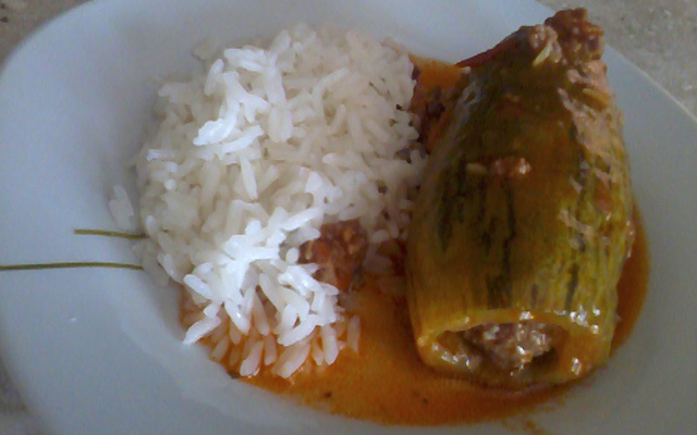 Abobrinha recheada com carne moída