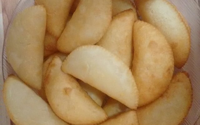 Pastel de massa cozida