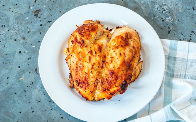 Frango assado inteiro e descomplicado