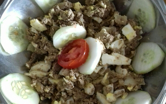 Salada de fígado de galinha