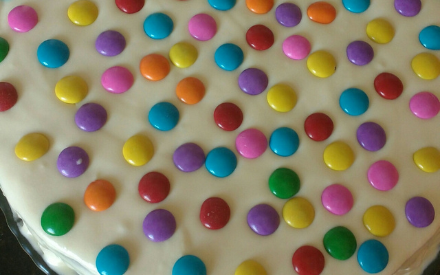 Bolo de leite ninho com chocolate branco