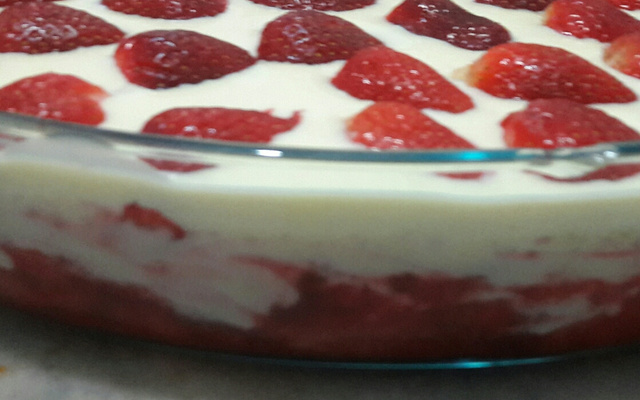 Torta Gelada de Morango