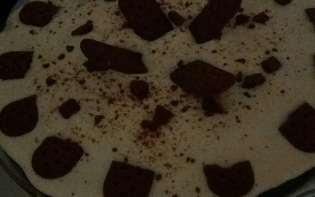 Pavê de chocolate com biscoito de maizena