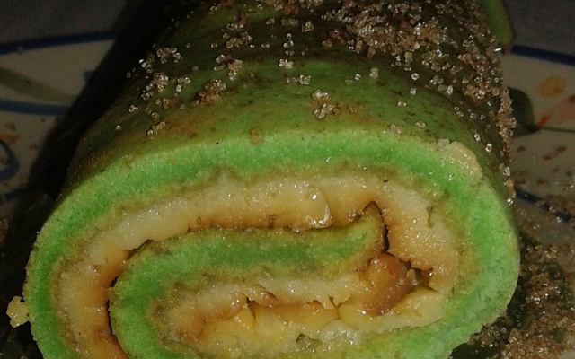 Rocambole de leite condesado que já sai com recheio