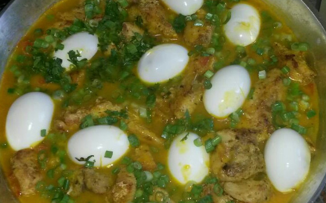 Peixe ao leite de coco e azeite de dendê