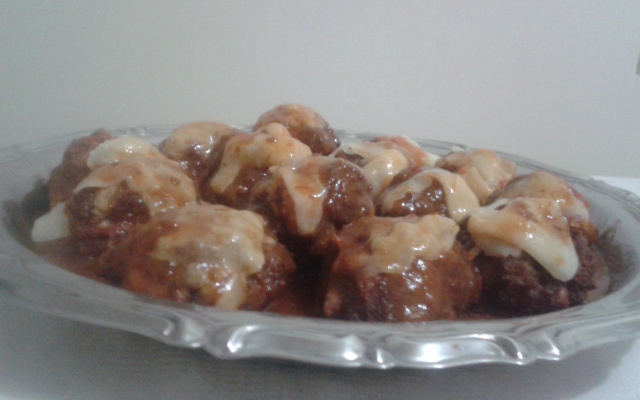 Almôndegas recheadas