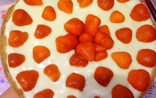 Torta de morango (com biscoito maisena)