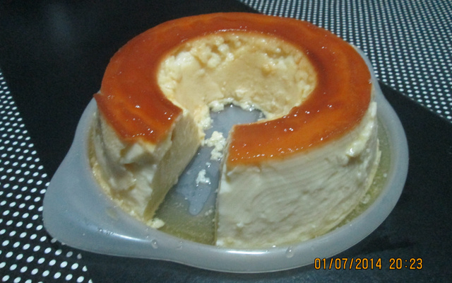 Pudim na panela de pressão elétrica