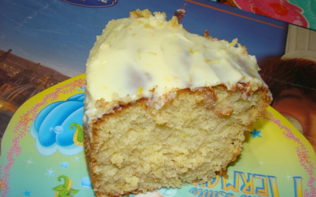 Bolo de limão de padaria