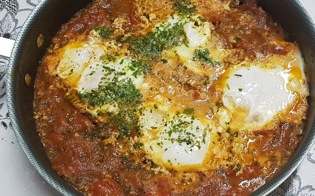 Shakshuka ou moqueca de ovo (versao low carb)