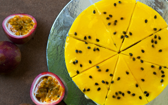 Mousse de maracujá com chocolate
