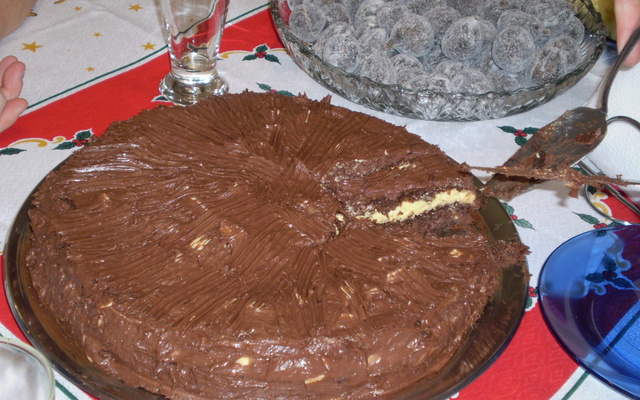 Bolo trufado de maracujá da Therezinha