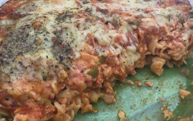 Macarrão de forno com presunto e queijo