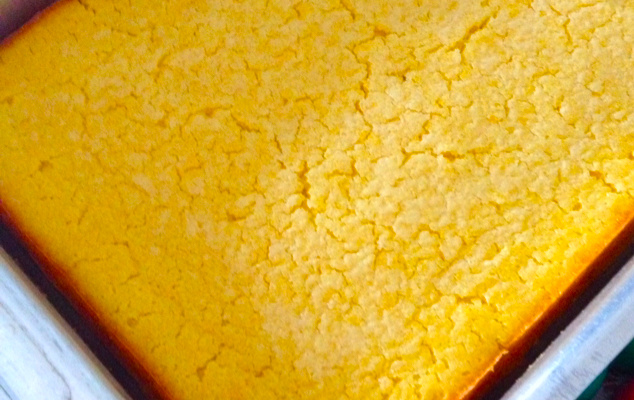 Bolo de cuscuz cremoso