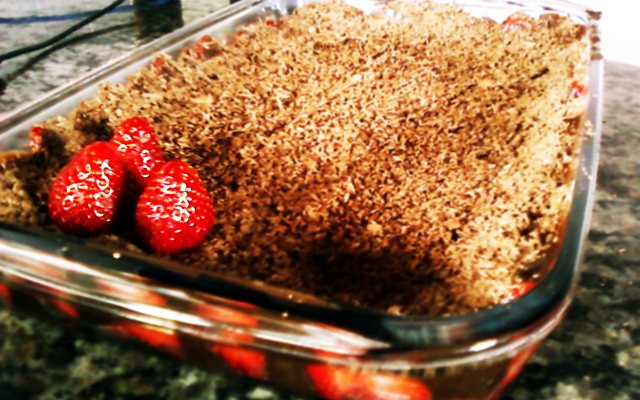 Mousse de chocolate meio amargo com morango