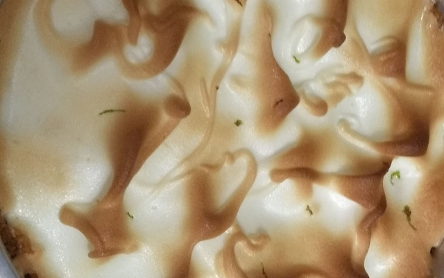 Torta de limão com suspiro