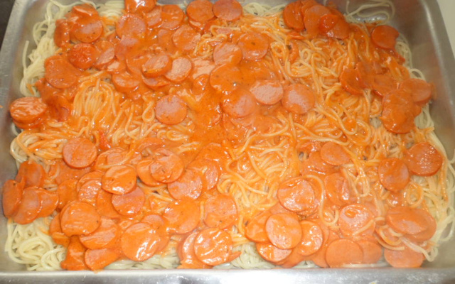 Macarrão com salsicha