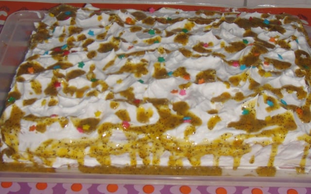 Bolo de maracujá trufado