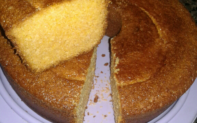Bolo de farinha de milho (super fácil)