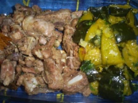 Costelinha de porco com cabotiá