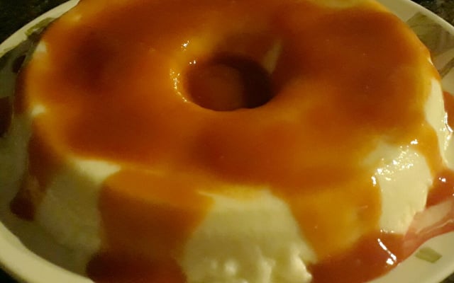 Pudim de iogurte com goiabada fácil