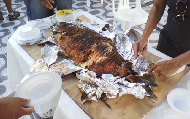 Tambaqui assado na brasa